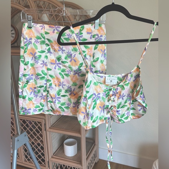 Daisy Street | Crop Top & Skirt Set - Picture 1 of 4